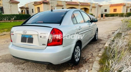 Hyundai Accent 2010 Silver Automatic Used for Sale in El Haram - 2