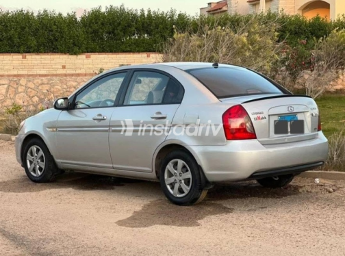 Hyundai Accent 2010 Silver Automatic Used for Sale in El Haram - 3