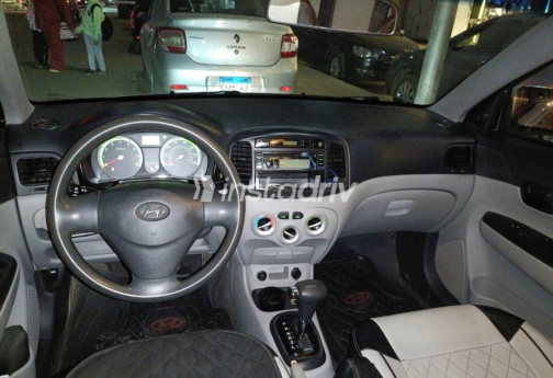 Hyundai Accent 2010 Silver Automatic Used for Sale in El Haram - 4