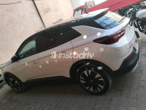 Opel Grandland 2022 White Automatic Used for Sale in Greater Cairo ( Cairo + Giza) - 3
