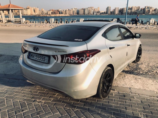Hyundai Elantra MD 2013 Silver Automatic Used for Sale in Marsa Matrouh - 1