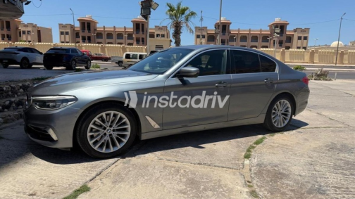 بي ام دبليو 520 2020 أبيض أوتوماتيك مستعملة للبيع في القاهرة الكبرى ( القاهرة - الجيزة) - 1