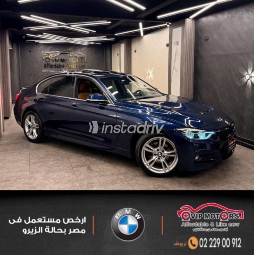 بي ام دبليو 320 2017 أزرق غامق أوتوماتيك مستعملة للبيع في القاهرة - 9