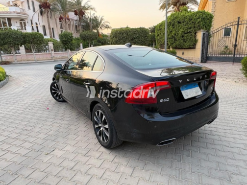 فولفو S60 2017 أبيض أوتوماتيك مستعملة للبيع في القاهرة الكبرى ( القاهرة - الجيزة) - 2
