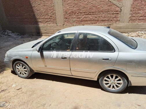 نيسان صنى 2008 فضي أوتوماتيك مستعملة للبيع في القاهرة - 2