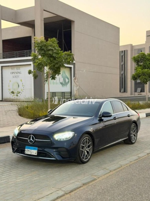 Mercedes E 200 2022 Dark Blue Automatic Used for Sale in Cairo - 1