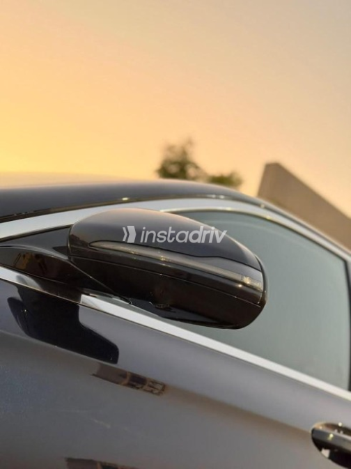Mercedes E 200 2022 Dark Blue Automatic Used for Sale in Cairo - 5