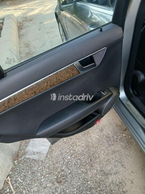 Mercedes C 250 2011 Dark Gray Automatic Used for Sale in Greater Cairo ( Cairo + Giza) - 6