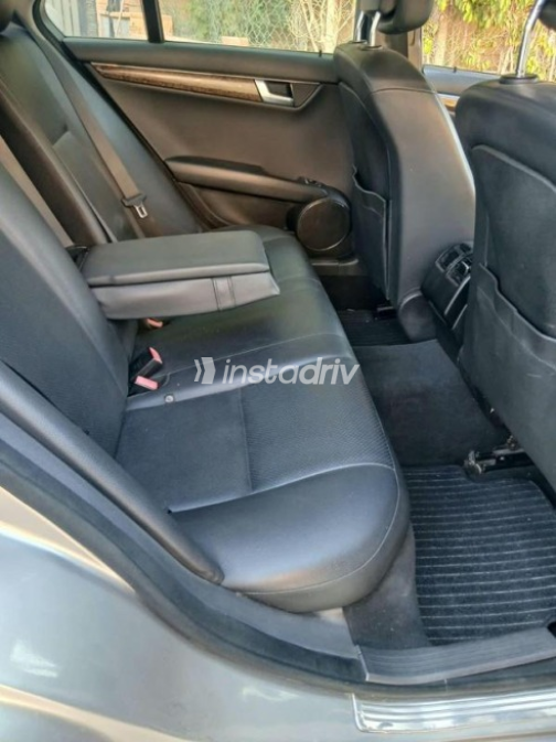 Mercedes C 250 2011 Dark Gray Automatic Used for Sale in Greater Cairo ( Cairo + Giza) - 9
