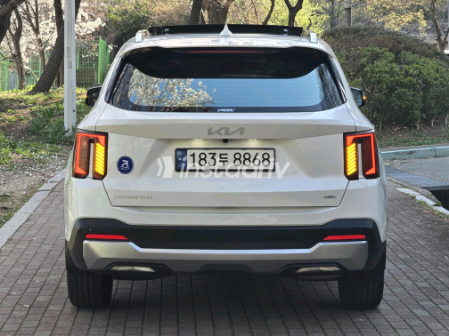 Kia Sorento 2024 White Automatic Used for Sale in Greater Cairo ( Cairo + Giza) - 10