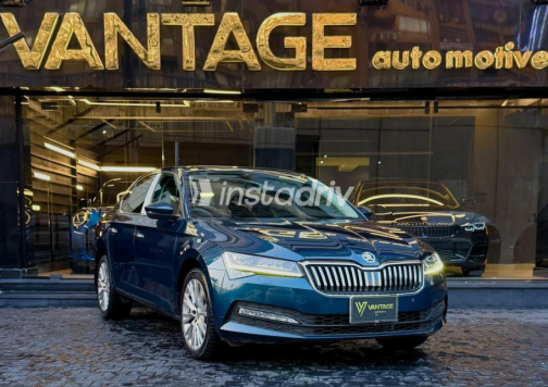 سكودا سوبيرب 2023 أزرق غامق أوتوماتيك مستعملة للبيع في القاهرة - 2