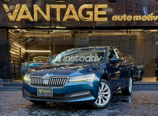 سكودا سوبيرب 2023 أزرق غامق أوتوماتيك مستعملة للبيع في القاهرة - 4