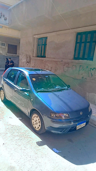 فيات بونتو 2002 رمادي يدوي مستعملة للبيع في القاهرة الكبرى ( القاهرة - الجيزة)