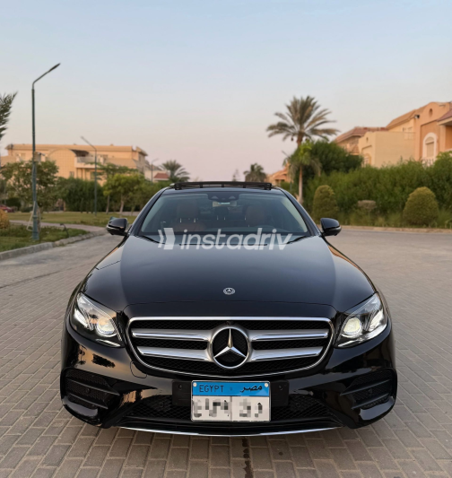مرسيدس E 200 2020 أسود أوتوماتيك مستعملة للبيع في القاهرة الكبرى ( القاهرة - الجيزة) - 1