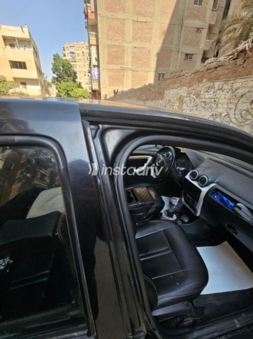 رينو سانديرو 2012 أسود أوتوماتيك مستعملة للبيع في القاهرة - 8