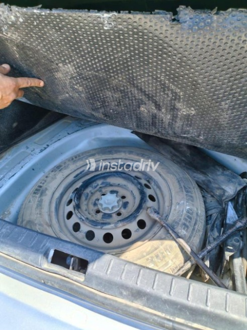 Toyota Corolla 2006 Silver Automatic Used for Sale in Pyramids Gardens - 9