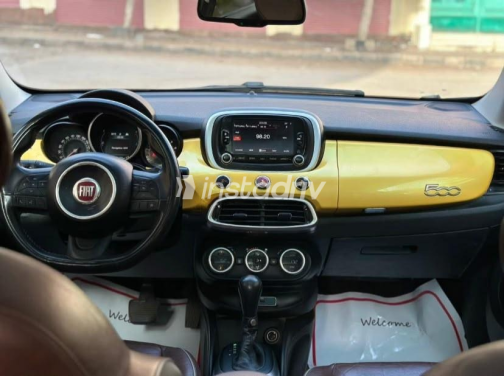 فيات 500 X 2019 أصفر أوتوماتيك مستعملة للبيع في القاهرة - 5