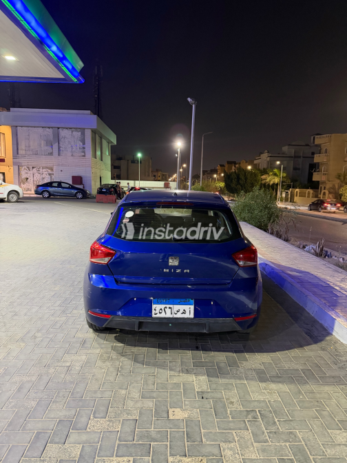 Seat Ibiza 2019 Blue Automatic Used for Sale in Greater Cairo ( Cairo + Giza) - 4