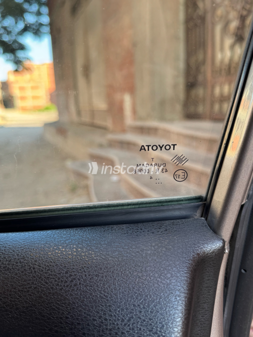 Toyota Corolla 2015 Beige Automatic Used for Sale in Greater Cairo ( Cairo + Giza) - 1