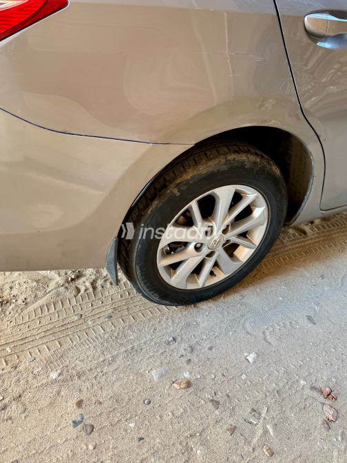 Toyota Corolla 2015 Beige Automatic Used for Sale in Greater Cairo ( Cairo + Giza) - 3