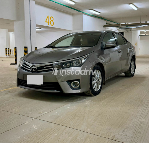 Toyota Corolla 2015 Beige Automatic Used for Sale in Greater Cairo ( Cairo + Giza) - 5