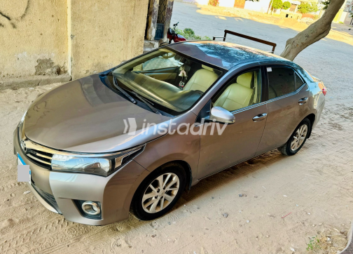 Toyota Corolla 2015 Beige Automatic Used for Sale in Greater Cairo ( Cairo + Giza) - 6