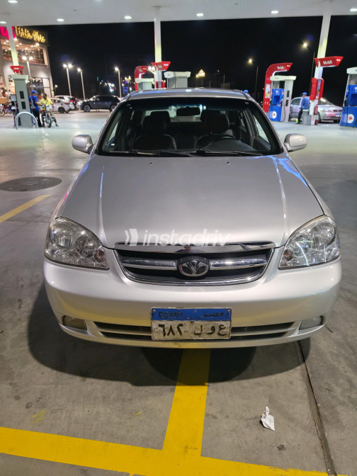 Chevrolet Optra 2010 Silver Automatic Used for Sale in Greater Cairo ( Cairo + Giza) - 8