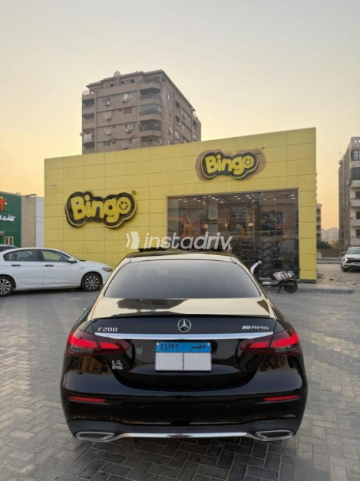 Mercedes E 200 2022 Black Automatic Used for Sale in Cairo - 5
