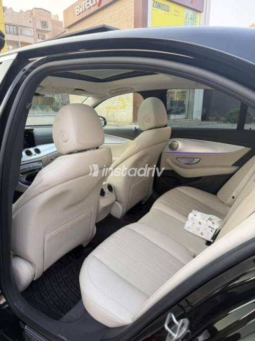 Mercedes E 200 2022 Black Automatic Used for Sale in Cairo - 8