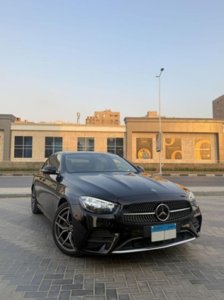 مرسيدس E 200 2022 أسود أوتوماتيك مستعملة للبيع في القاهرة