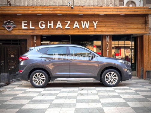 Hyundai Tucson GDI 2018 Gray Automatic Used for Sale in Cairo - 5
