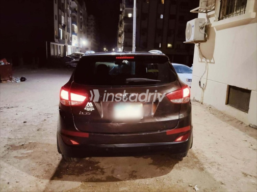 هيونداي IX 35 2015 بني أوتوماتيك مستعملة للبيع في الغردقة - 2