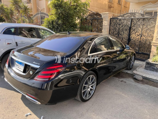 Mercedes 560 2019 Black Automatic Used for Sale in Cairo - 1