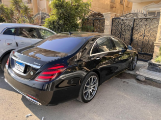 مرسيدس 560 2019 أسود أوتوماتيك مستعملة للبيع في القاهرة