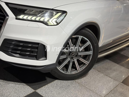 Audi Q7 2021 White Automatic Used for Sale in Sheikh Zayed City - 5