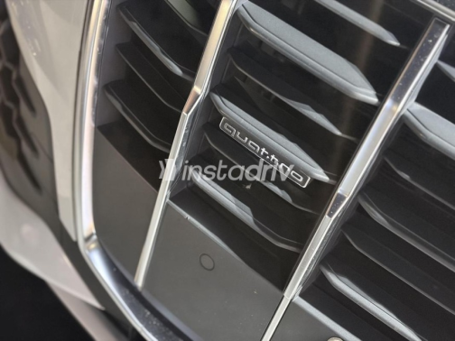 Audi Q7 2021 White Automatic Used for Sale in Sheikh Zayed City - 7