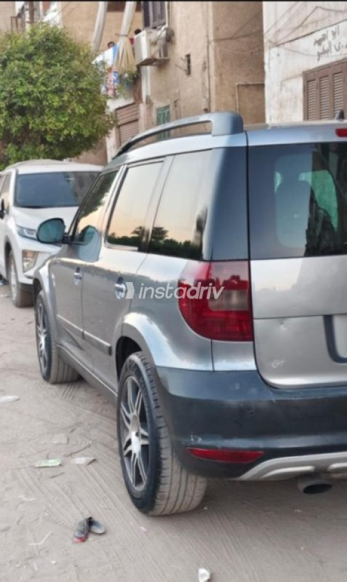 Skoda Yeti 2011 Dark Gray Automatic Used for Sale in Sohag - 2