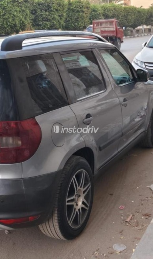 Skoda Yeti 2011 Dark Gray Automatic Used for Sale in Sohag - 4