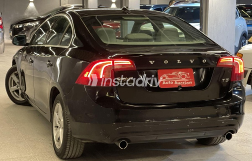 فولفو S60 2018 أسود أوتوماتيك مستعملة للبيع في القاهرة - 6