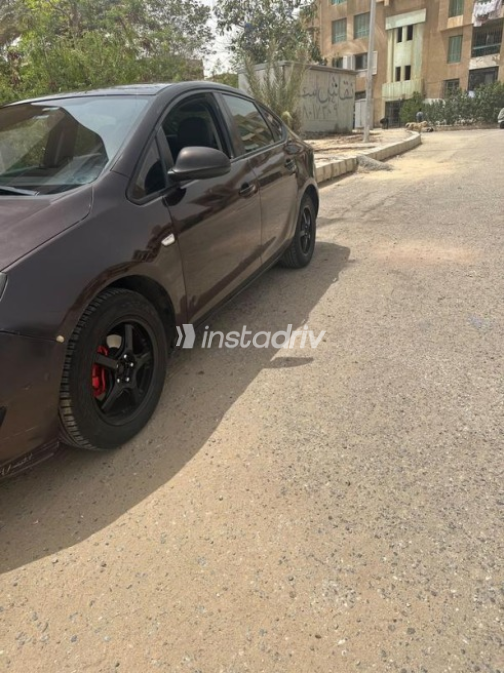Opel Astra 2013 Brown Automatic Used for Sale in 6 October - 2