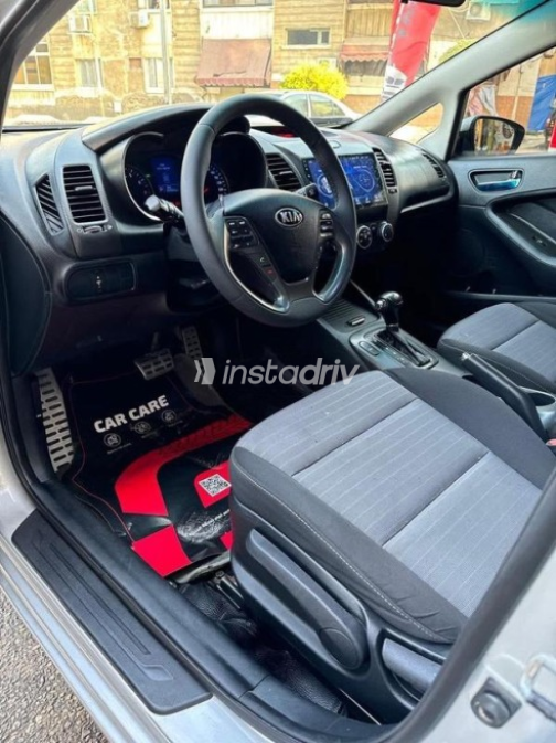 Kia Cerato 2015 Silver Automatic Used for Sale in Damietta - 9