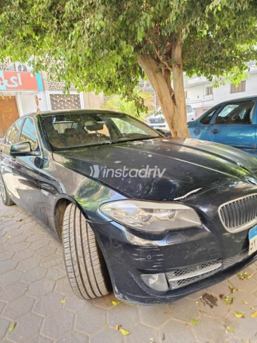 بي ام دبليو 528 2013 أسود أوتوماتيك مستعملة للبيع في الدقى - 2