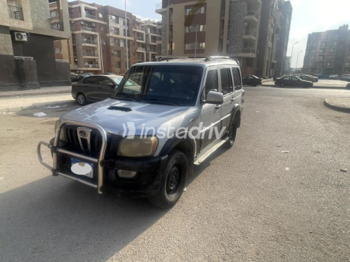 Mahindra Scorpio 2012 Silver Automatic Used for Sale in Cairo - 1