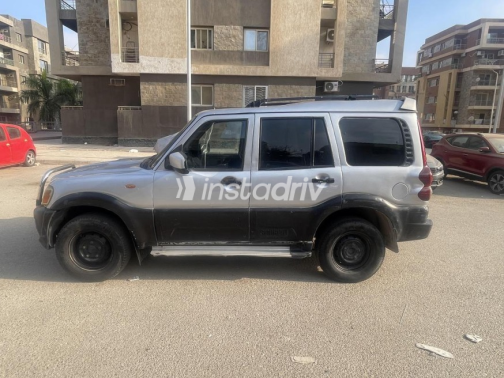 Mahindra Scorpio 2012 Silver Automatic Used for Sale in Cairo - 2