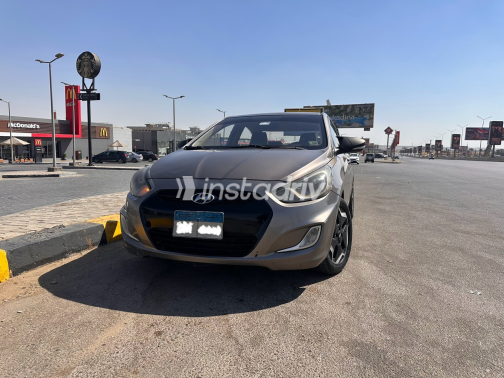 Hyundai Accent RB 2014 Bronze Automatic Used for Sale in Greater Cairo ( Cairo + Giza) - 2