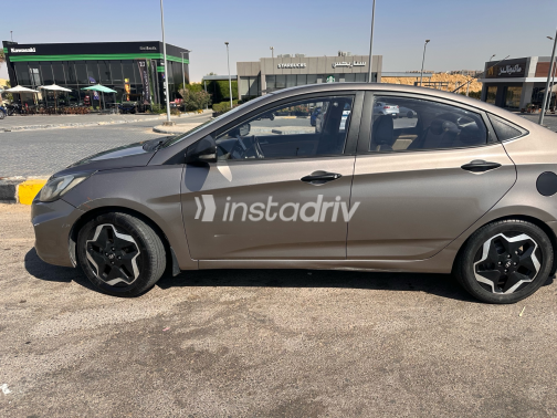 Hyundai Accent RB 2014 Bronze Automatic Used for Sale in Greater Cairo ( Cairo + Giza) - 5