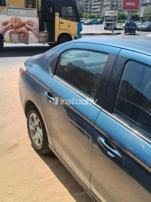Citroën C Elysee 2015 Blue Automatic Used for Sale in Cairo - 2