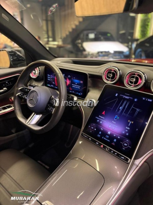 مرسيدس GLC 300 2024 أحمر أوتوماتيك مستعملة للبيع في القاهرة - 4