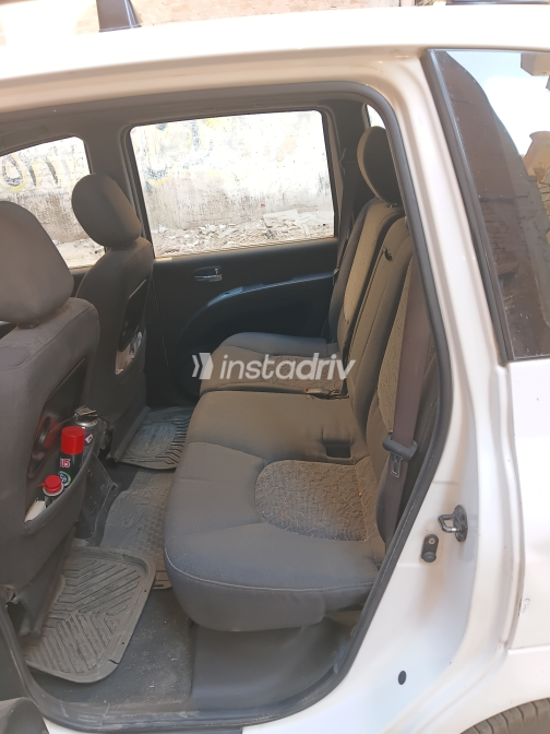 Hyundai Matrix 2001 White Automatic Used for Sale in Greater Cairo ( Cairo + Giza) - 10