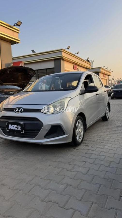 Hyundai I10 2015 Silver Automatic Used for Sale in Nasr city - 2